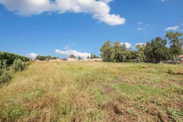 2525 Snyder Ln, Stockton, CA 95215