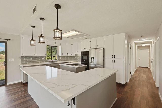 2525 Snyder Ln, Stockton, CA 95215