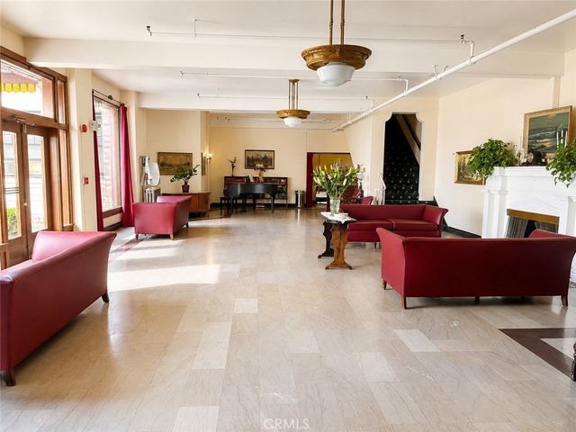 2121 James M Wood Boulevard W 316, Los Angeles, CA 90006
