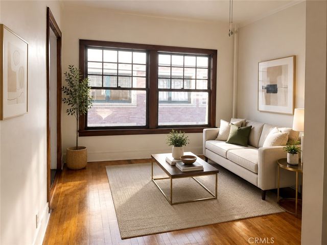 2121 James M Wood Boulevard W 316, Los Angeles, CA 90006