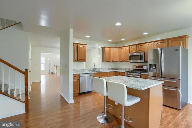 1147 CROSS CREEK DR, Mechanicsburg, PA 17050