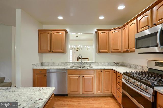 1147 CROSS CREEK DR, Mechanicsburg, PA 17050