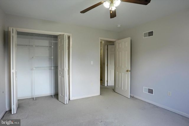 1147 CROSS CREEK DR, Mechanicsburg, PA 17050