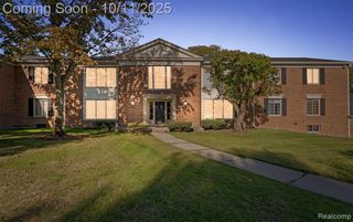 29660 Middlebelt Road 1102, Farmington Hills, MI 48334