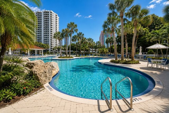 3300 NE 191st St PH16, Aventura, FL 33180
