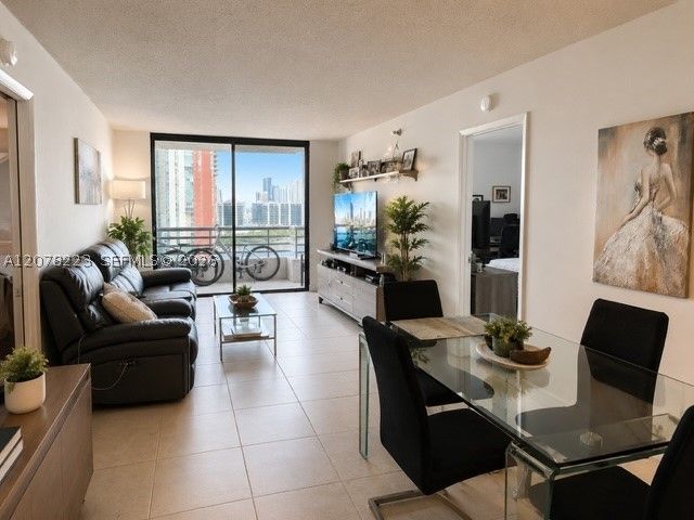3300 NE 191st St PH16, Aventura, FL 33180