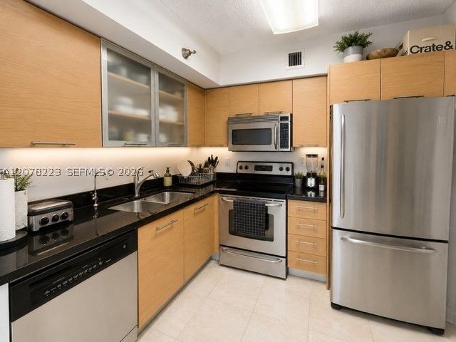 3300 NE 191st St PH16, Aventura, FL 33180