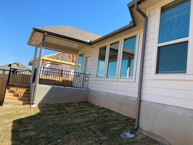 104 Stonewood LN, Georgetown, TX 78626