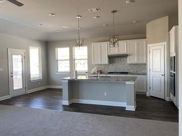 104 Stonewood LN, Georgetown, TX 78626