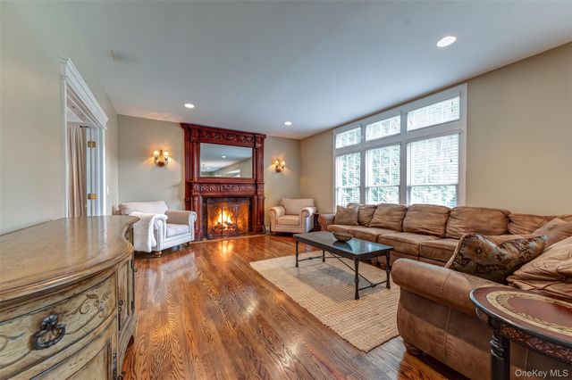 61 Hillside Avenue, Saint James, NY 11780