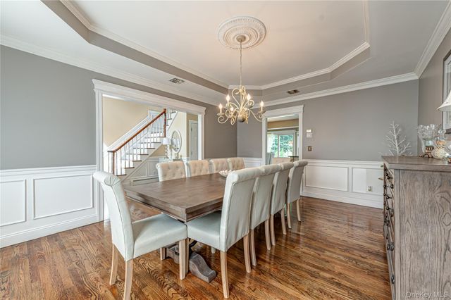 61 Hillside Avenue, Saint James, NY 11780