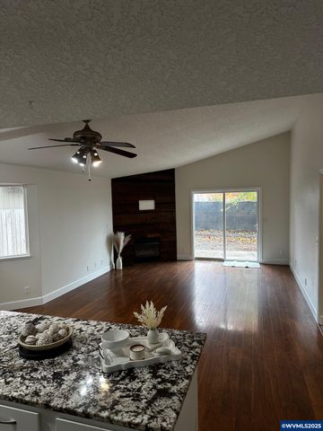 965 Sagrada Cir N, Keizer, OR 97303