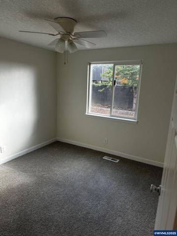 965 Sagrada Cir N, Keizer, OR 97303