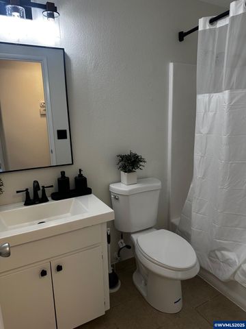 965 Sagrada Cir N, Keizer, OR 97303