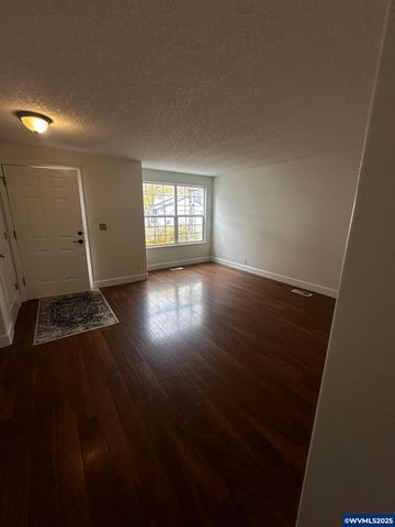 965 Sagrada Cir N, Keizer, OR 97303