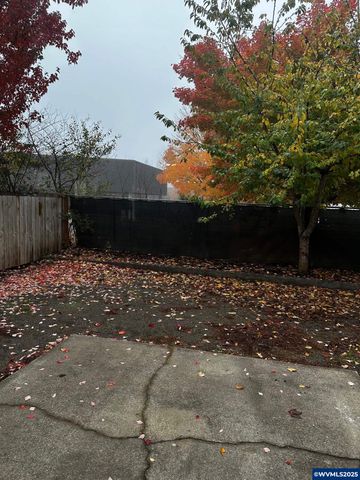 965 Sagrada Cir N, Keizer, OR 97303