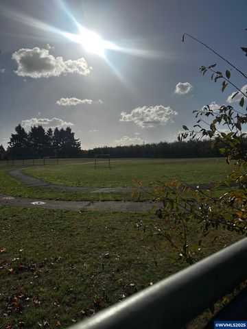 965 Sagrada Cir N, Keizer, OR 97303