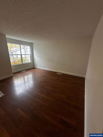 965 Sagrada Cir N, Keizer, OR 97303