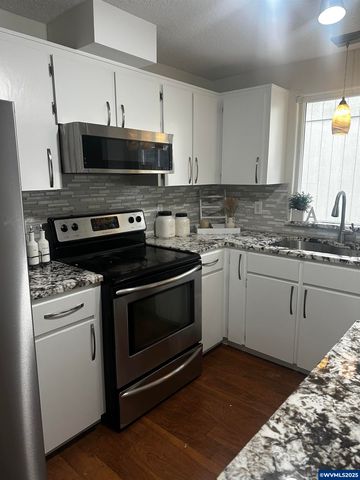 965 Sagrada Cir N, Keizer, OR 97303