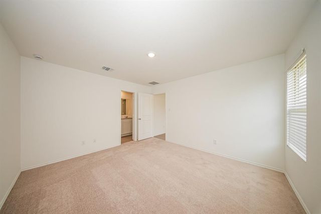 3704 Palmetto Bluff Drive, Mustang, OK 73064