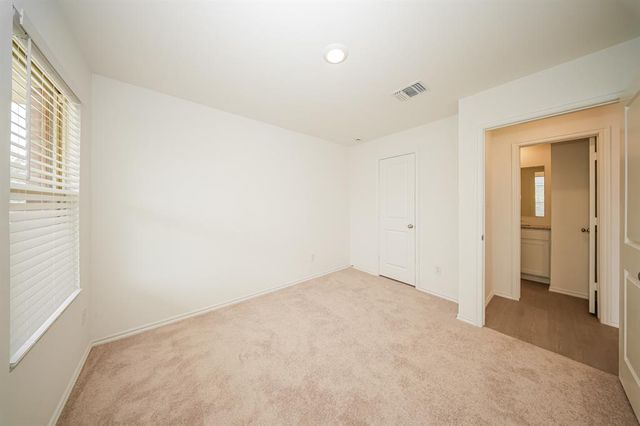 3704 Palmetto Bluff Drive, Mustang, OK 73064