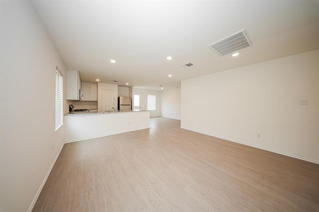 3704 Palmetto Bluff Drive, Mustang, OK 73064