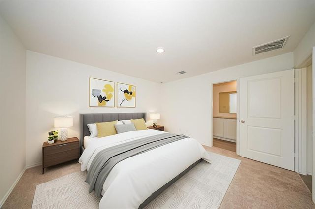 3704 Palmetto Bluff Drive, Mustang, OK 73064