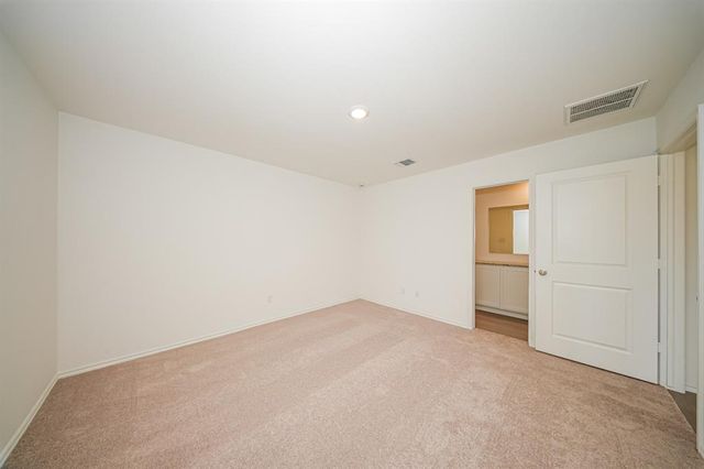 3704 Palmetto Bluff Drive, Mustang, OK 73064