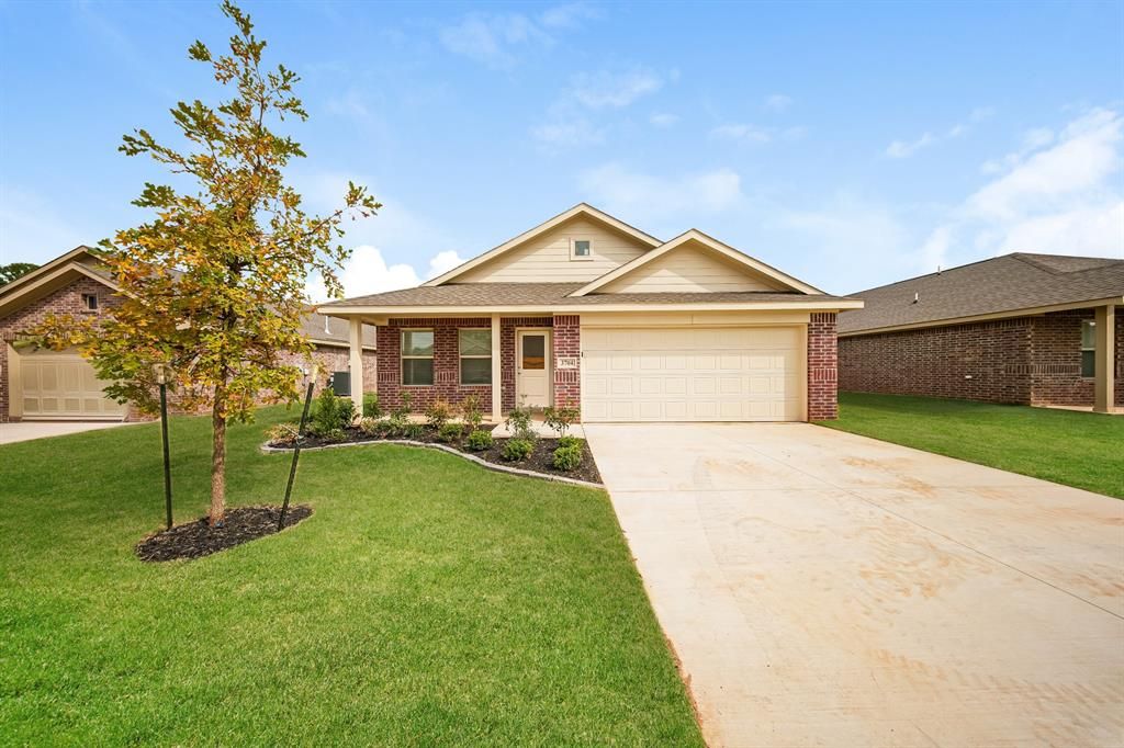3704 Palmetto Bluff Drive, Mustang, OK 73064