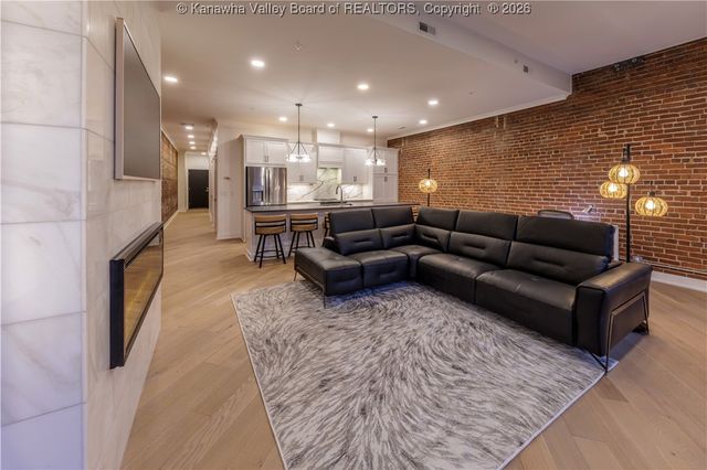 814 Virginia Street E 8, Charleston, WV 25301