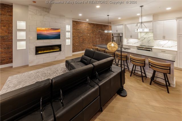 814 Virginia Street E 8, Charleston, WV 25301