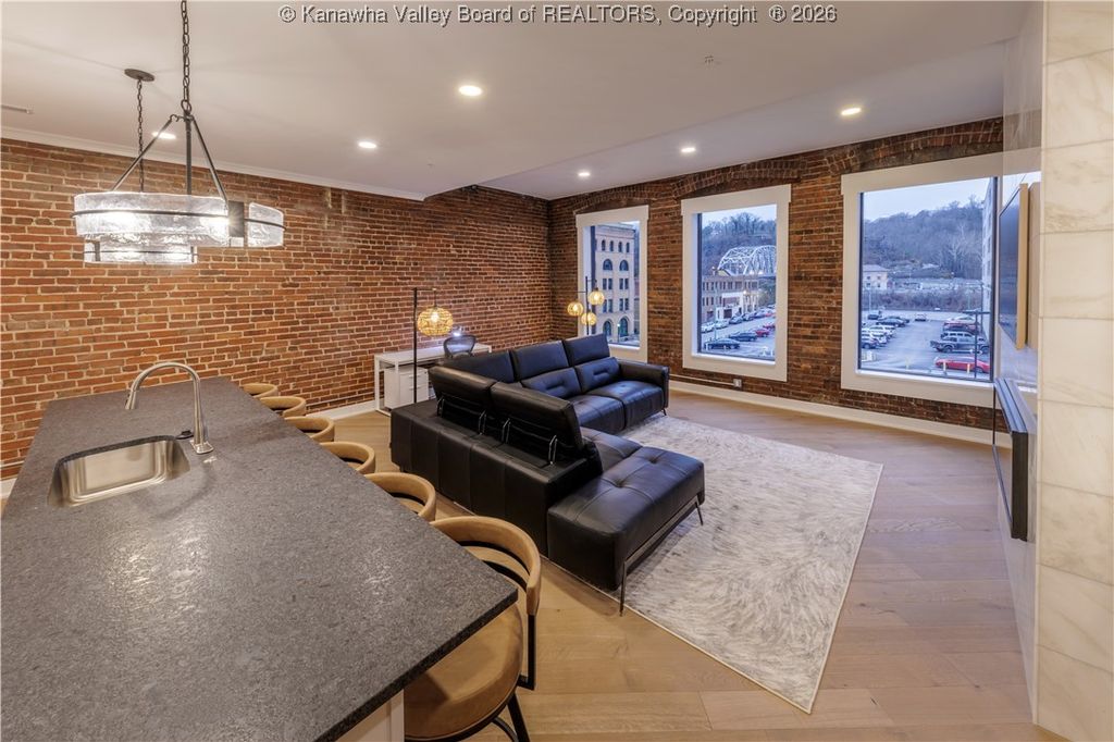 814 Virginia Street E 8, Charleston, WV 25301