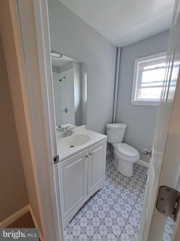 1821 EAST AVE, Baltimore, MD 21222
