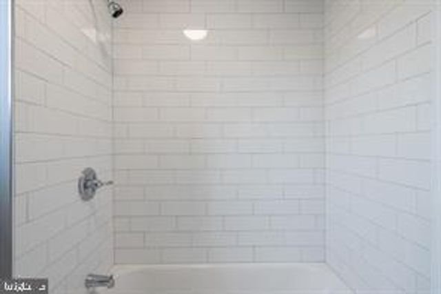 1821 EAST AVE, Baltimore, MD 21222