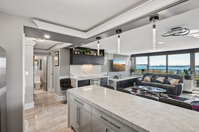 400 E Randolph Street 805, Chicago, IL 60601