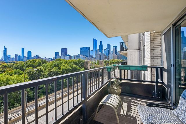 400 E Randolph Street 805, Chicago, IL 60601