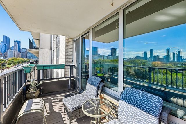 400 E Randolph Street 805, Chicago, IL 60601