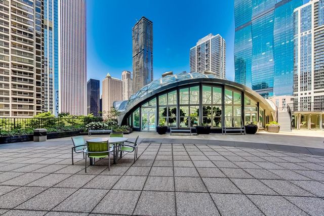 400 E Randolph Street 805, Chicago, IL 60601