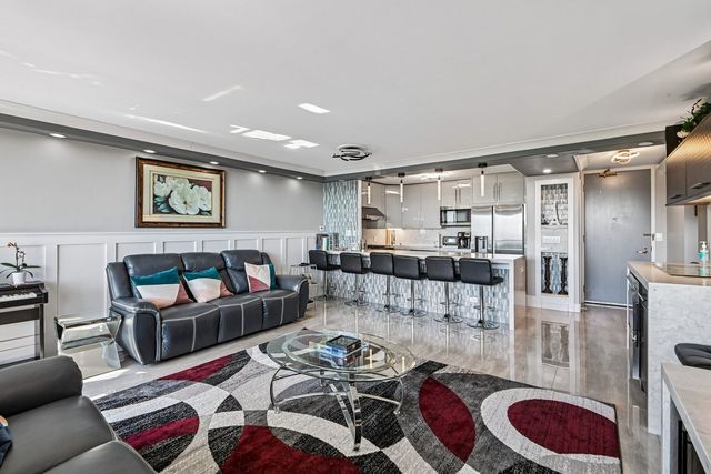 400 E Randolph Street 805, Chicago, IL 60601