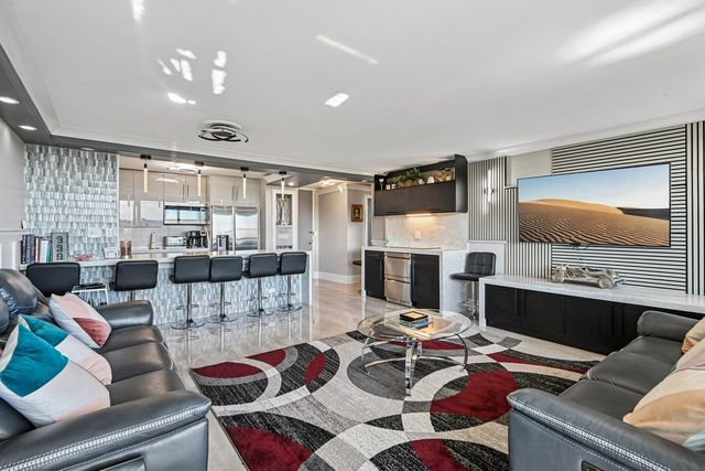 400 E Randolph Street 805, Chicago, IL 60601