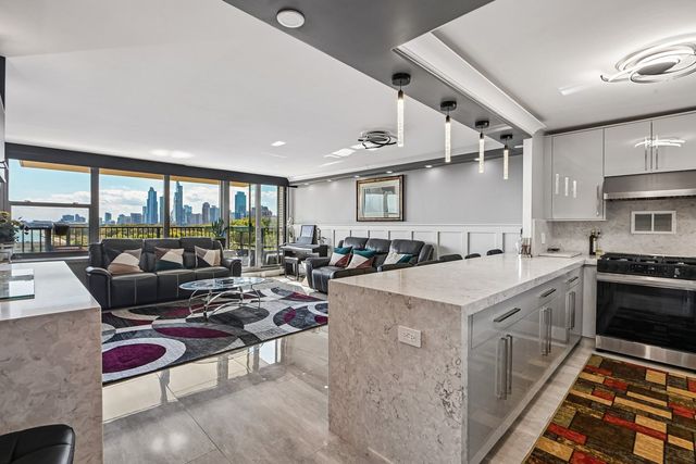 400 E Randolph Street 805, Chicago, IL 60601