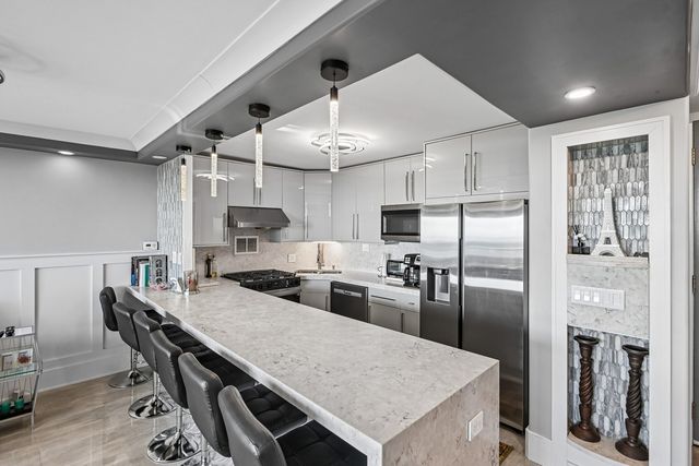 400 E Randolph Street 805, Chicago, IL 60601