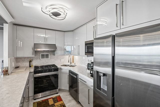 400 E Randolph Street 805, Chicago, IL 60601