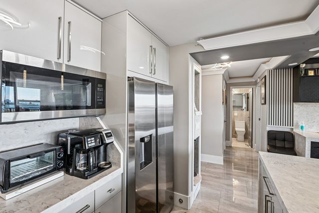 400 E Randolph Street 805, Chicago, IL 60601