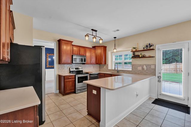 8823 Gentlewind Way, Louisville, KY 40291