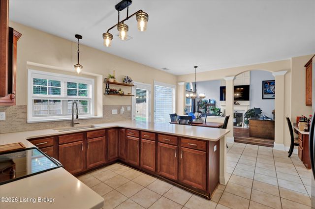8823 Gentlewind Way, Louisville, KY 40291