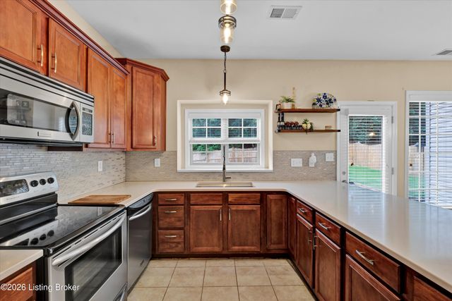 8823 Gentlewind Way, Louisville, KY 40291