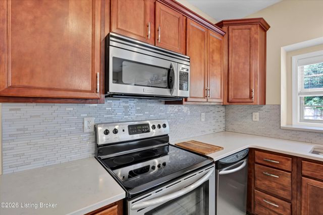 8823 Gentlewind Way, Louisville, KY 40291