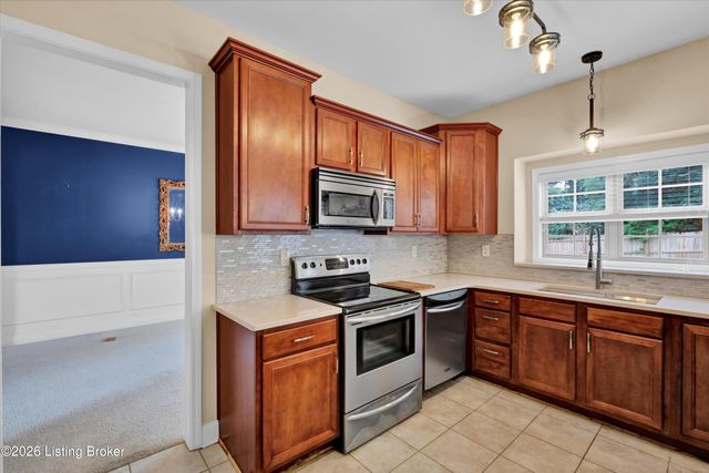 8823 Gentlewind Way, Louisville, KY 40291