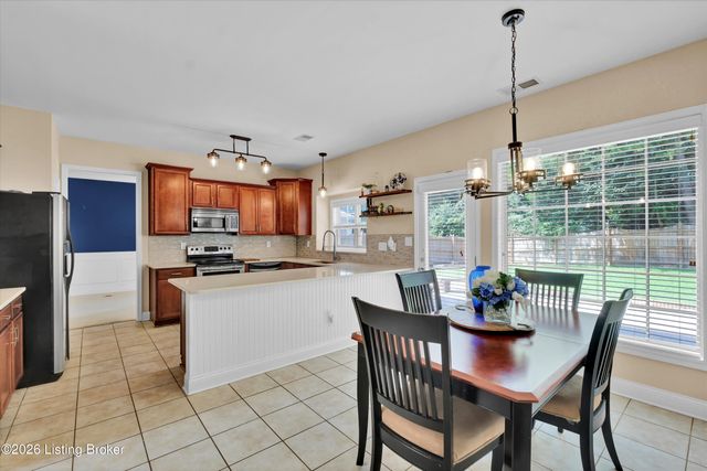 8823 Gentlewind Way, Louisville, KY 40291